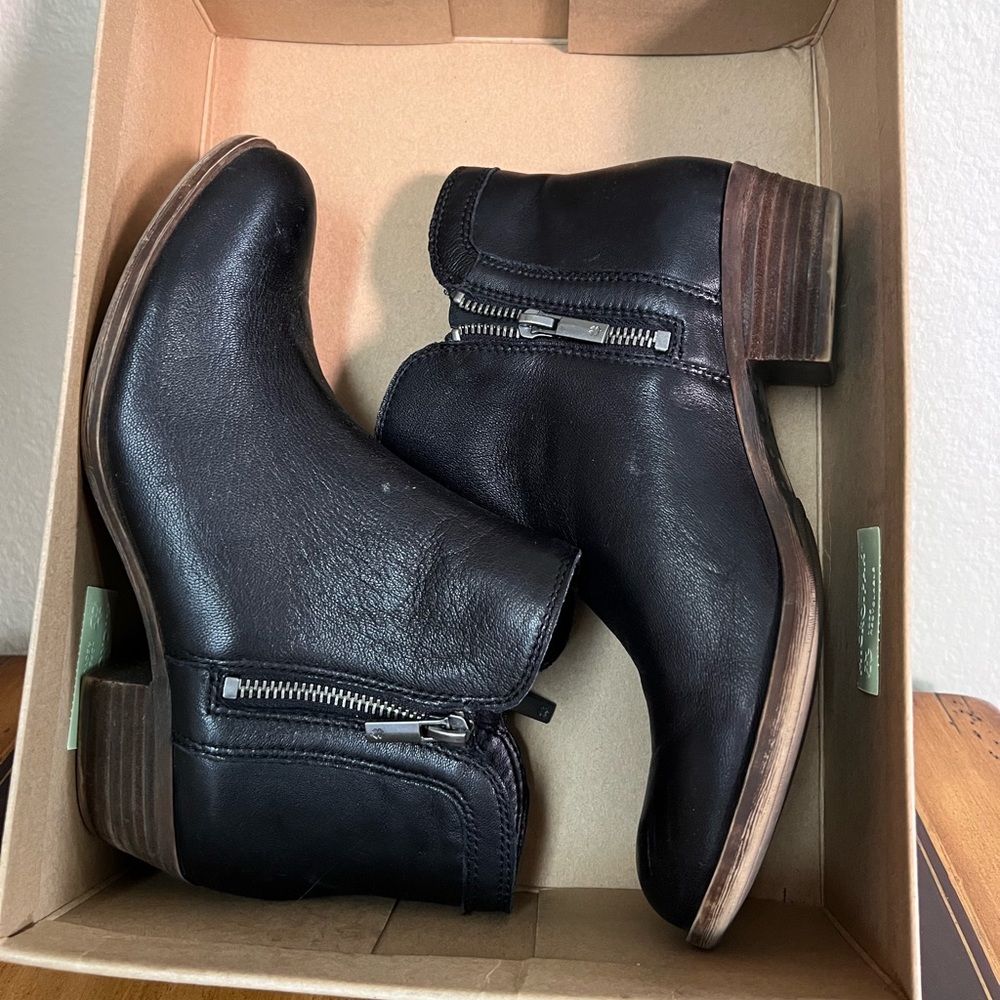 Lucky Brand Women's Black Leather Side Zip Ankle Booties Size 7.5
